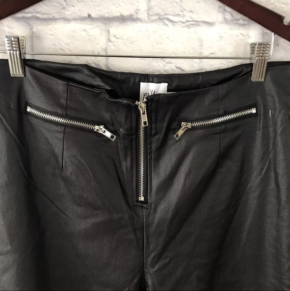 NWOT Princess Polly Cropped Faux Leather Pants Black Womens Size 2 Exposed Zip - Picture 2 of 4